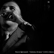 Kobieta plus drzewo - galeria zdjęć - filmweb