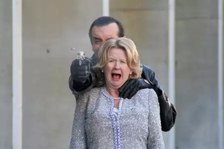 Żywa tarcza - galeria zdjęć - filmweb