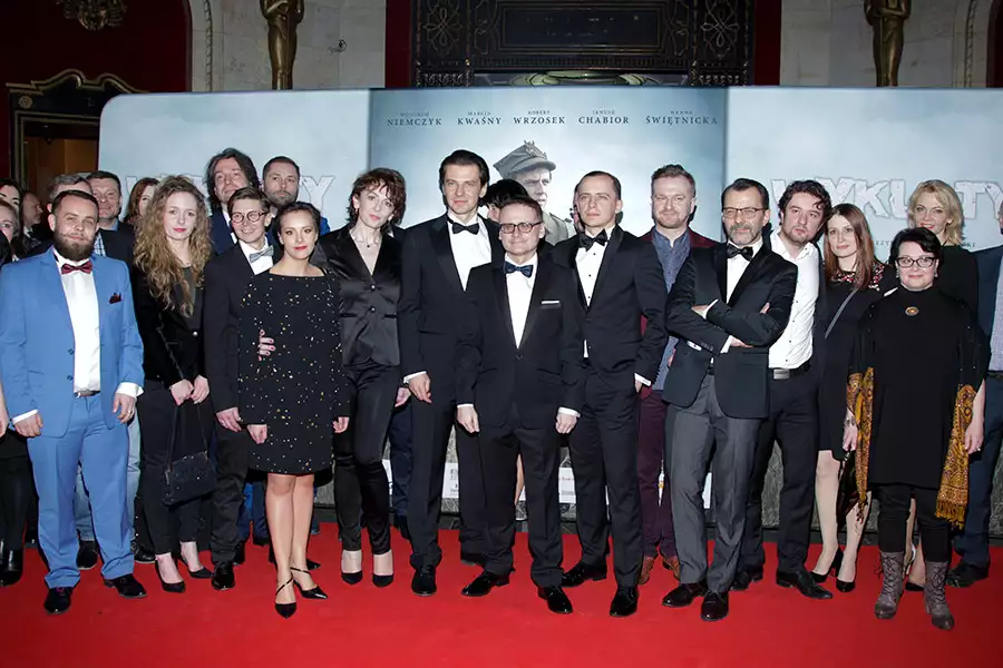 Wyklęty - galeria zdjęć - filmweb