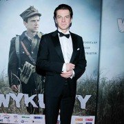 Wyklęty - galeria zdjęć - filmweb