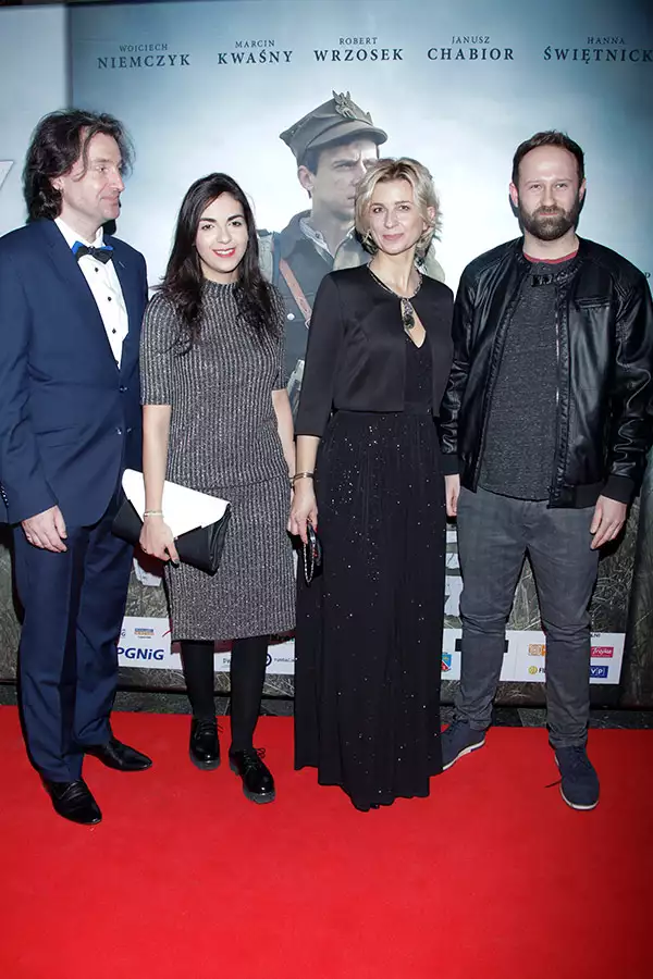 Wyklęty - galeria zdjęć - filmweb