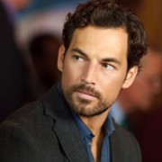 Giacomo Gianniotti w Wild Cards