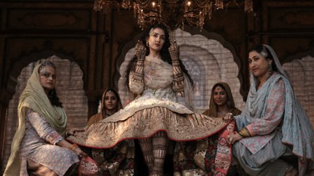Sezon 1 Odcinek 1 Mallika: Królowa Heeramandi