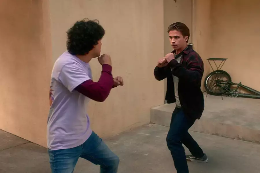 Cobra Kai - galeria zdjęć - filmweb