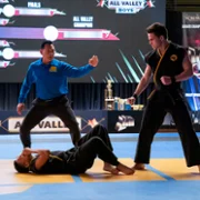 Cobra Kai - galeria zdjęć - filmweb