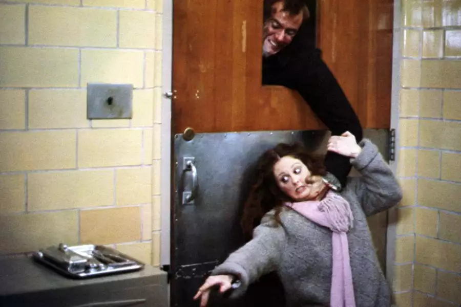 On wie, że jesteś sam - galeria zdjęć - filmweb