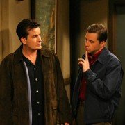 Two and a Half Men - galeria zdjęć - filmweb