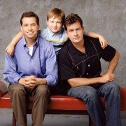Two and a Half Men - galeria zdjęć - filmweb