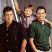 Two and a Half Men - galeria zdjęć - filmweb