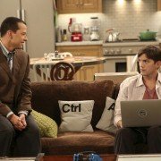 Two and a Half Men - galeria zdjęć - filmweb