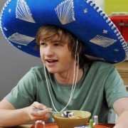 Two and a Half Men - galeria zdjęć - filmweb
