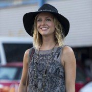 Flaked - galeria zdjęć - filmweb