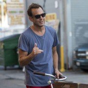 Flaked - galeria zdjęć - filmweb