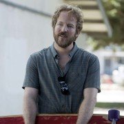 Flaked - galeria zdjęć - filmweb