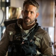 Ryan Reynolds w 6 Underground