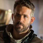 Ryan Reynolds w 6 Underground