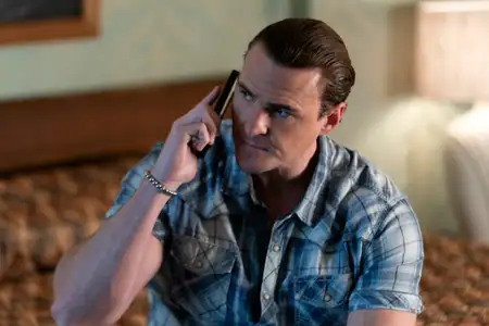 RJ Decker - galeria zdjęć - filmweb