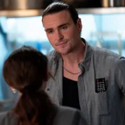 RJ Decker - galeria zdjęć - filmweb