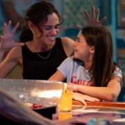 RJ Decker - galeria zdjęć - filmweb