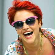 Jaime Winstone w Love, Rosie