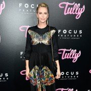 Tully - galeria zdjęć - filmweb