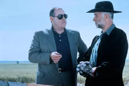 Święty związek - galeria zdjęć - filmweb