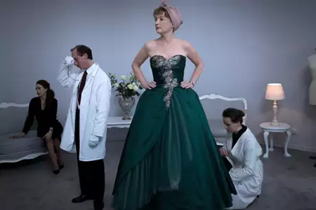 Paryż pani Harris - galeria zdjęć - filmweb