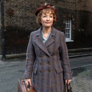 Mrs. Harris Goes to Paris - galeria zdjęć - filmweb