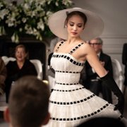 Paryż pani Harris - galeria zdjęć - filmweb