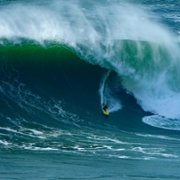 100 Foot Wave - galeria zdjęć - filmweb