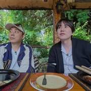 Trzech błazn&oacute;w w Kenii - galeria zdjęć - filmweb