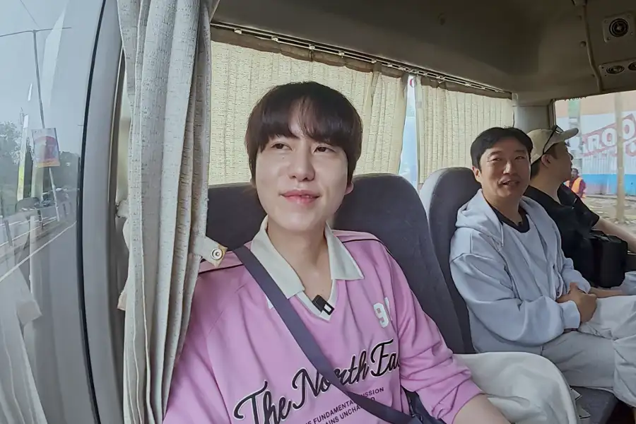 Trzech błazn&oacute;w w Kenii - galeria zdjęć - filmweb