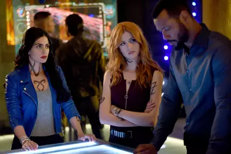 Shadowhunters - galeria zdjęć - filmweb