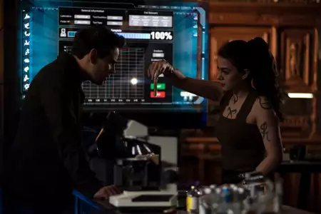 Shadowhunters - galeria zdjęć - filmweb
