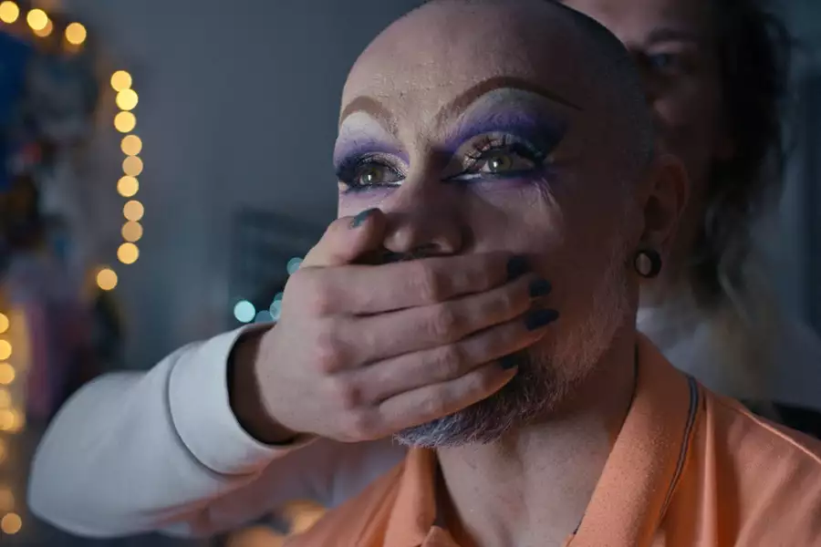 Nago. Głośno. Dumnie - galeria zdjęć - filmweb