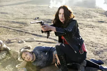 Wynonna Earp - galeria zdjęć - filmweb