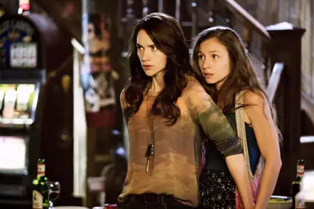 Wynonna Earp - galeria zdjęć - filmweb