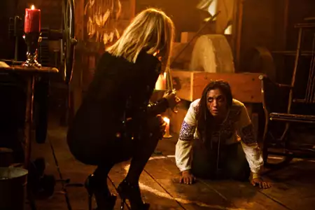 Wynonna Earp - galeria zdjęć - filmweb