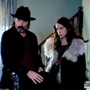 Wynonna Earp - galeria zdjęć - filmweb