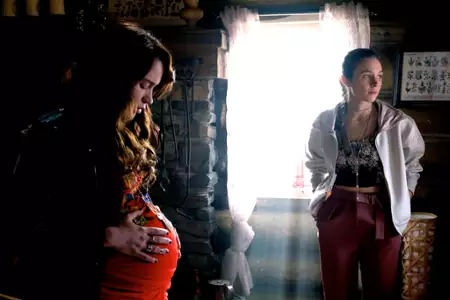 Wynonna Earp - galeria zdjęć - filmweb