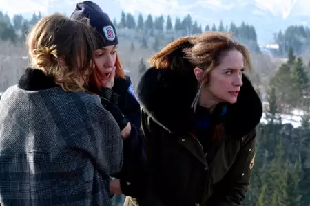 Wynonna Earp - galeria zdjęć - filmweb