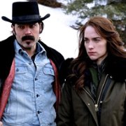 Wynonna Earp - galeria zdjęć - filmweb