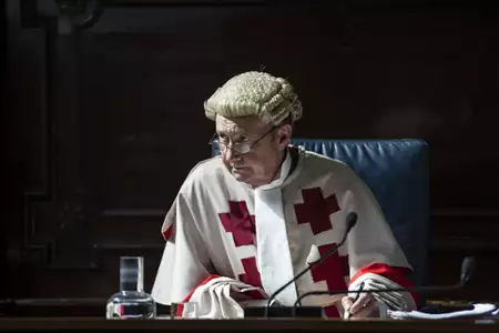 Kłopotliwa sprawa - galeria zdjęć - filmweb