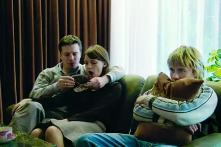 Fałszywe zgłoszenie - galeria zdjęć - filmweb