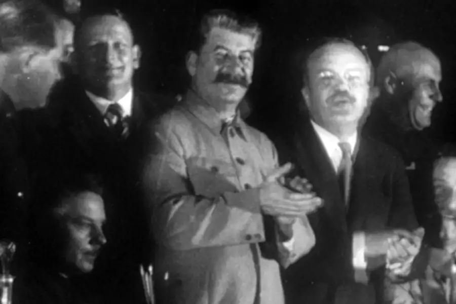 Jak zostać tyranem - galeria zdjęć - filmweb