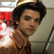 Andrew Lee Potts w Alicja