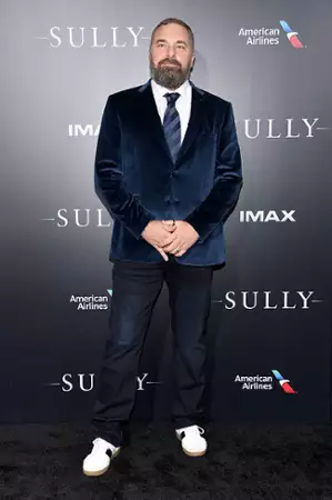 Sully - galeria zdjęć - filmweb