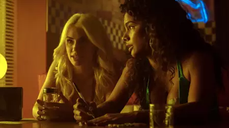 Sky Rojo - galeria zdjęć - filmweb