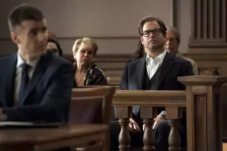 Bull - galeria zdjęć - filmweb