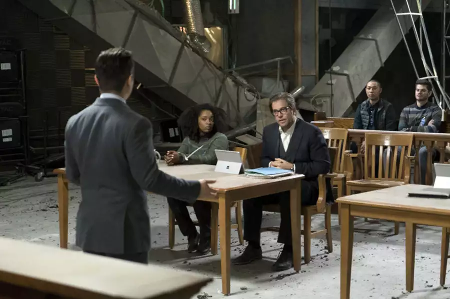 Bull - galeria zdjęć - filmweb